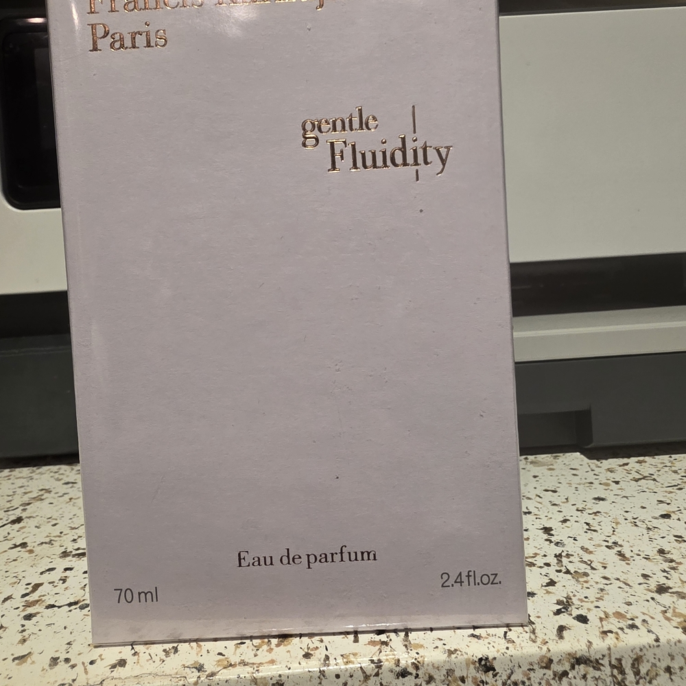 Maison Francis Kurkdjian Gentle Fluidity  - White and Gold 2.4 Oz